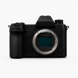 Panasonic Lumix DC-S1
